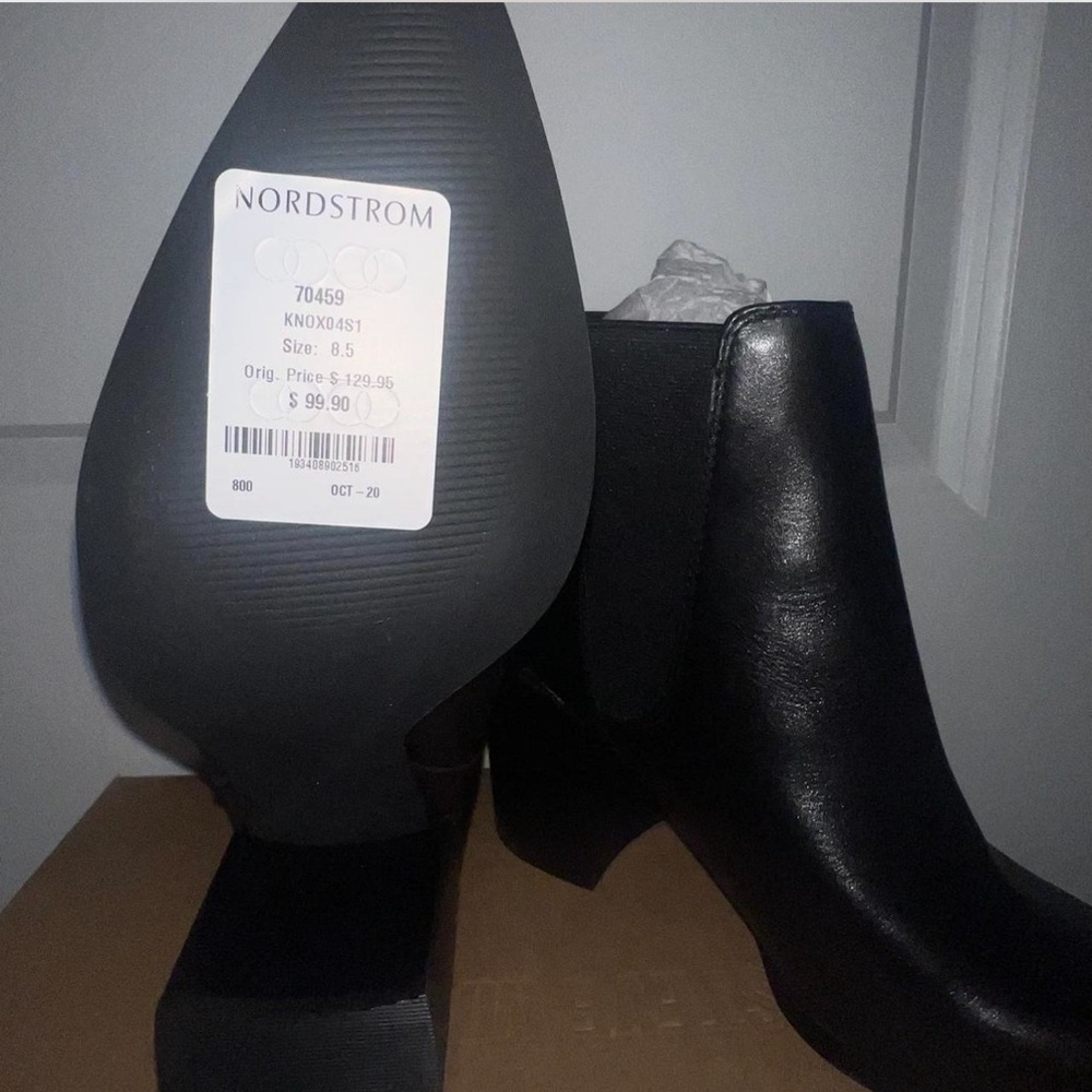 Steven Madden black ankle booties 8.5
